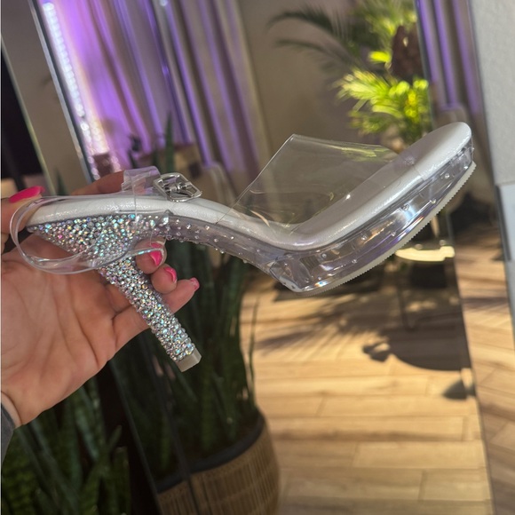 Fantasy Olympian 2.0 Silver Heels - Picture 4 of 4